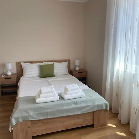 Seven Hills With Optional Parking *